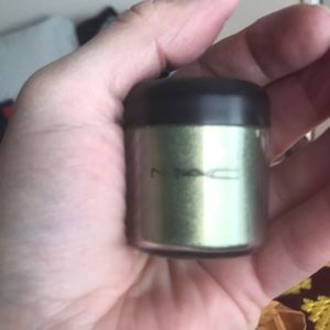 Mac Discontinued pigment in "Golden Olive".